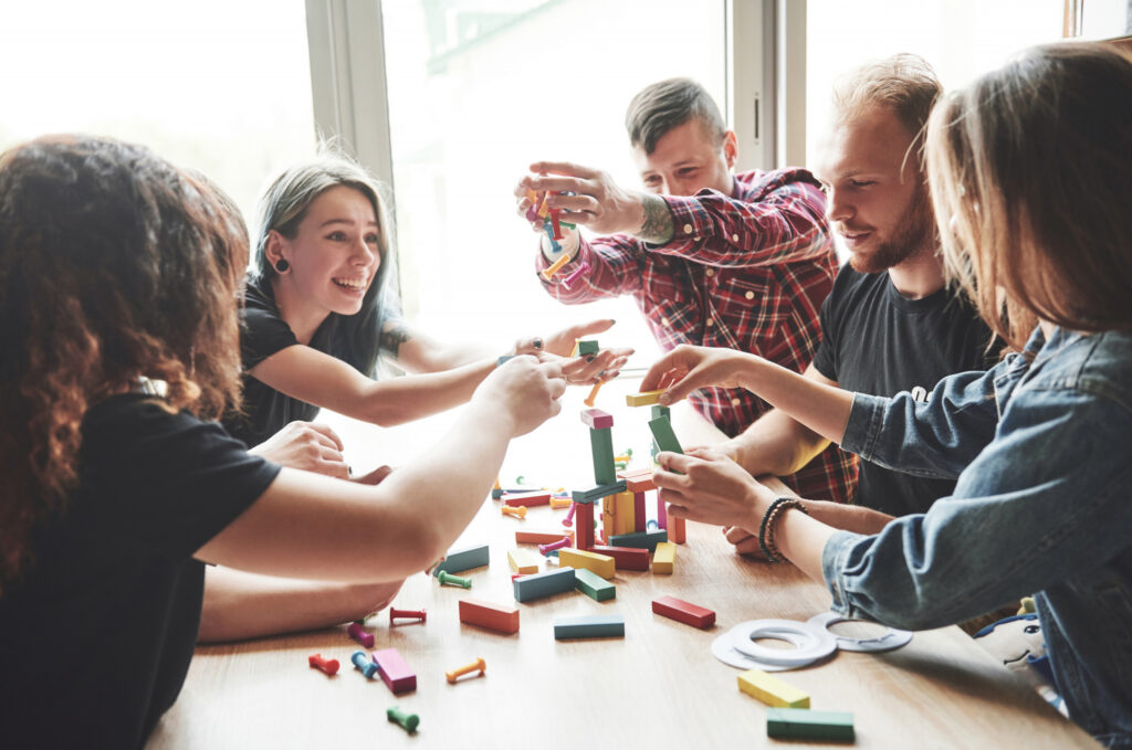 Juegos de mesa y motivación adolescente: nueva revisión sistemática destaca su impacto en el aprendizaje