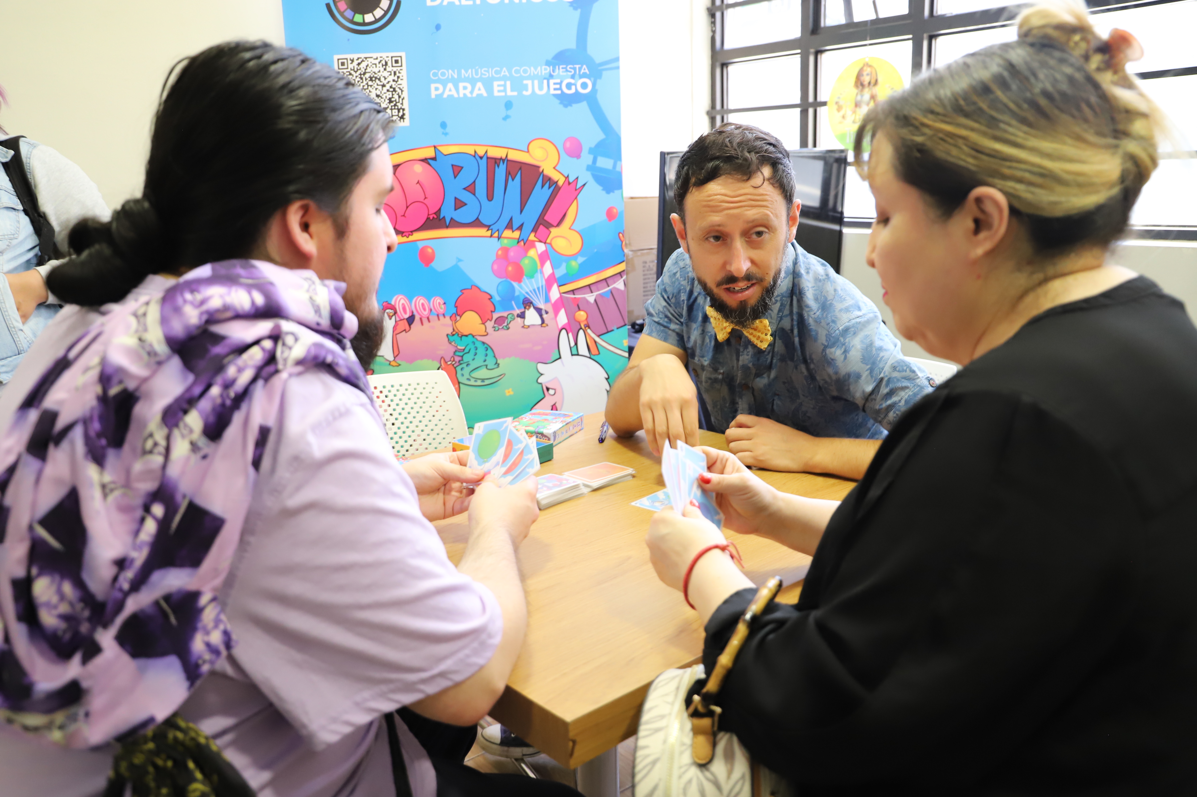 Tomecino estrena juego de mesa amigable con personas daltónicas y que incluye una banda sonora original