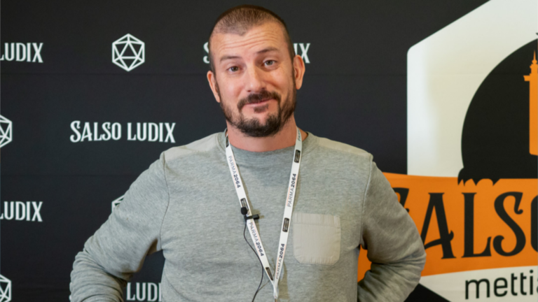 Paolo Mori recibe el premio al diseñador del año de Lucca Comics & Games