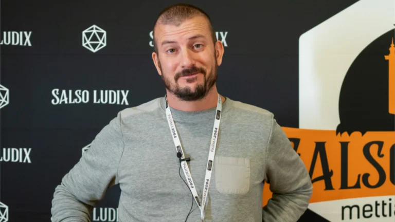 Paolo Mori recibe el premio al diseñador del año de Lucca Comics & Games